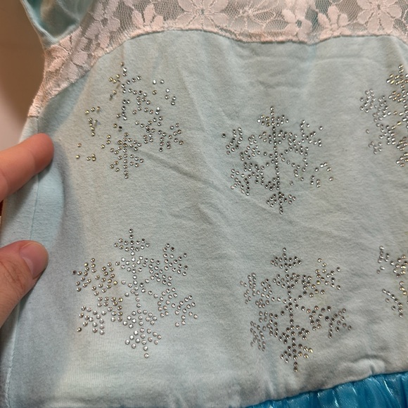 Sweet snowflake leotard dress. My daughter wore for her first dance performance! - Picture 7 of 10